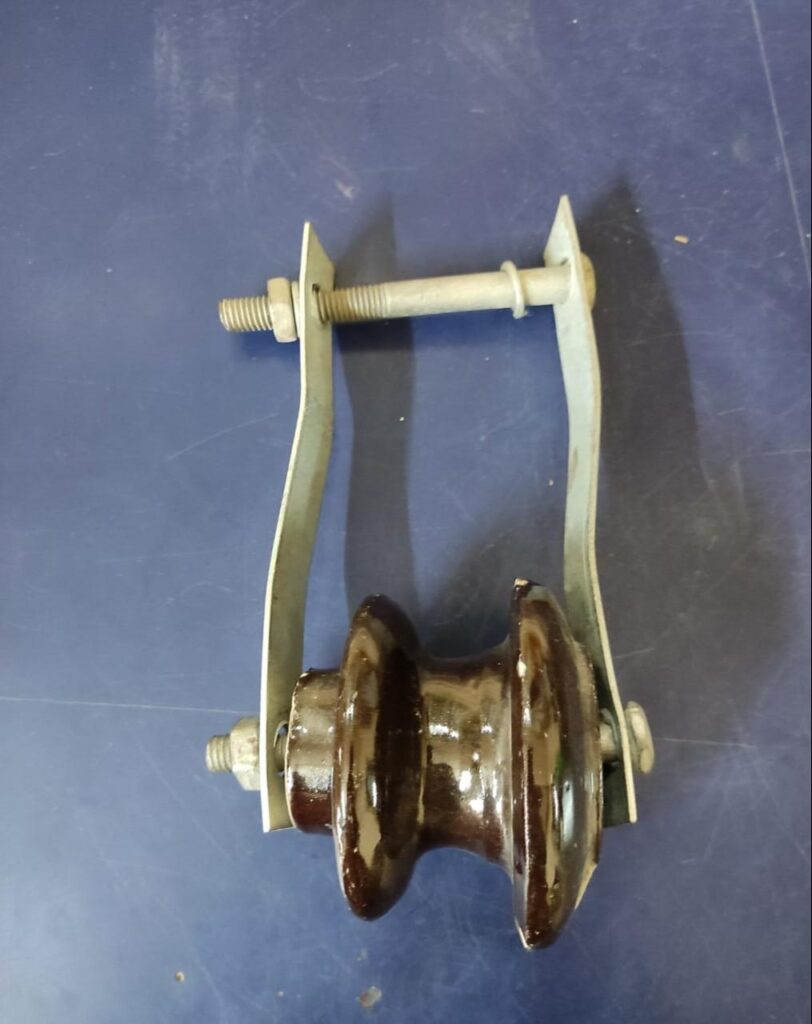 Low-voltage shackle insulator