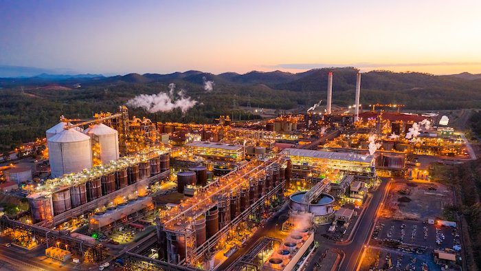 Large capacity alumina refinery