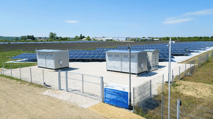 BESS supporting solar PV