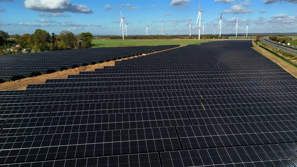 Solar PV and BESS integration system